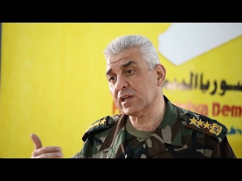 مؤتمر صحفي في مدينة الحسكة حضره العميد حسام العواك وعدد من الضباط والناطق الرسمي باسم قوات سوريا الديمقراطية العميد طلال سلو