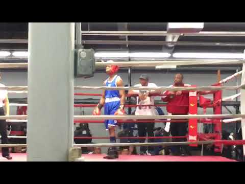 1ST AMATEUR FIGHT. 1ST RD