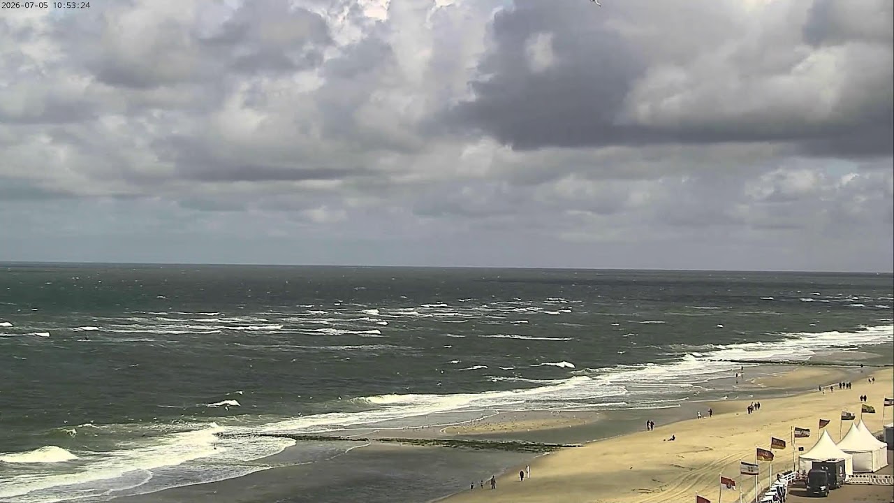 Live webcam view of Westerland Beach & Promenade Surfcam