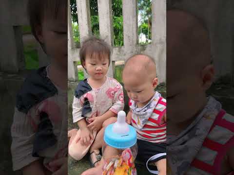 Cô bé nghèo mua kẹo về cho em trai 😭😭😭 #shortvideo