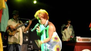 Arrested Development  AFRICA&#39;S INSIDE ME &amp; Tennesy Dom omladine Beograd 11.06.2011 Aleksandar Zec