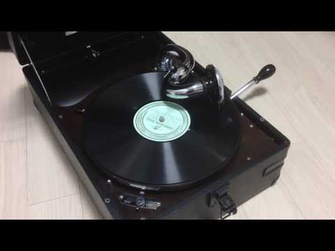 HMV 102 plays Columbia demonstration record