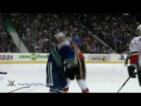 Tim Jackman vs Victor Oreskovich Sep 21, 2010