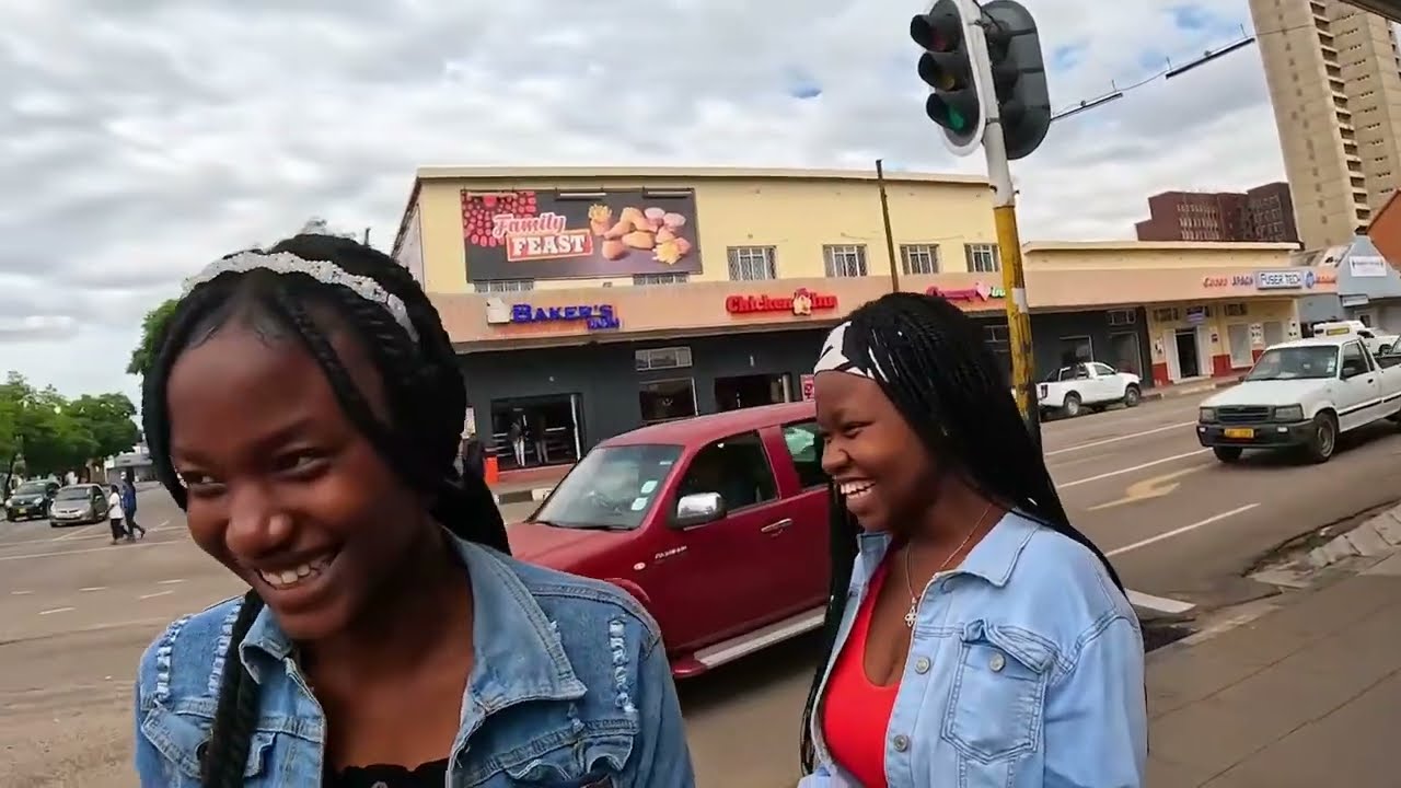 A vida no ZIMBÁBUE: o país MAIS BARATO da ÁFRICA As mulheres compartilham suas vidas com estranhos?