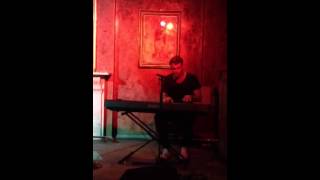 Ben Montague @ The Queens Head singing Deep End