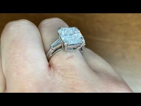 5.02ct Center Asscher Cut and Baguette-Cut Diamond Engagement Ring - Classique Ring - Hand Video