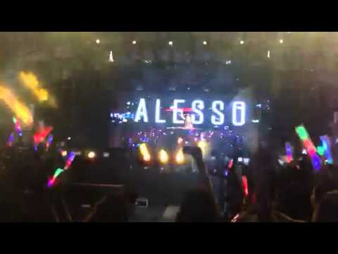Everybody Raise Your Hand by Alesso @ CloseUp Forever Summer