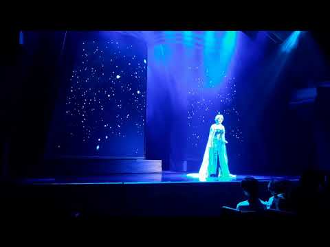 THE FROZEN  LIVE (WOODROUS BOOK) IN DISNEYLAND HONG KONG