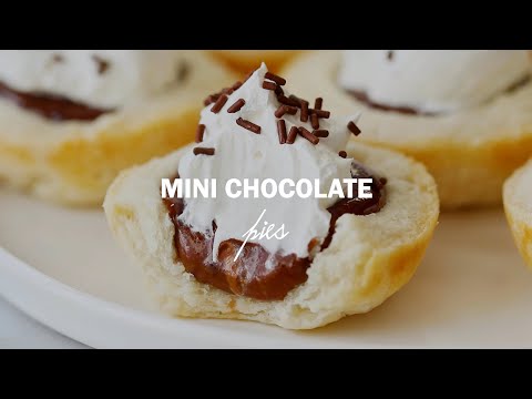 Mini Chocolate Pies (easy individual chocolate cream pie recipe)