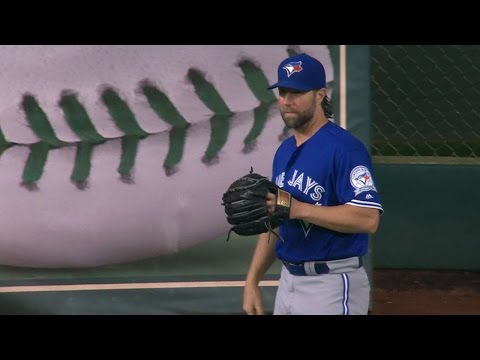 TOR@HOU: Dickey allows one run over seven frames