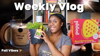 Weekly Vlog | Moving Sis In, Fall Bookstack, Lunch W Dad & 2 Book Reviews
