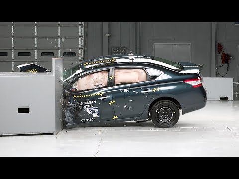 Nissan Sentra 2015 small overlap IIHS crash test