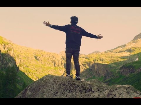 Zizan Razak feat. Ismail Izzani - Berserah [Official Music Video]