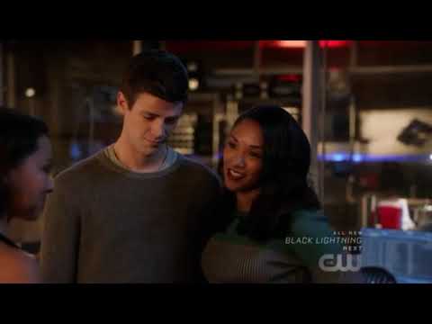 The Flash 5x01 'Nora' - Barry wants Nora to stay.
