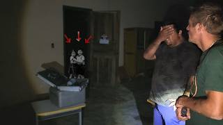 NOITE DE TERROR! ElEs FoRaM VeLaDoS DeNtRo Da SaLa De AuLa!