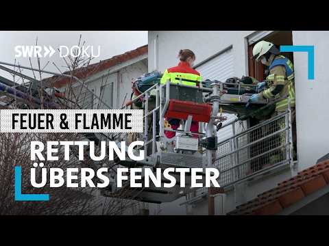Video Thumbnail: Drehleiter im Einsatz - Rettung übers Fenster | S10E02 | Feuer & Flamme | SWR Doku