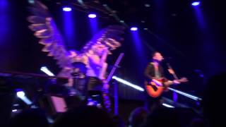 The Graveyard Near The House (live) - The Airborne Toxic Event