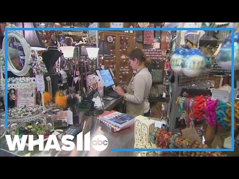 Retailers ramp up seasonal hiring despite mass layoffs