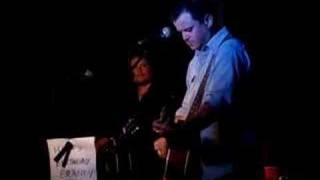 Wade Bowen Acoustic - Walking Along the Fenceline