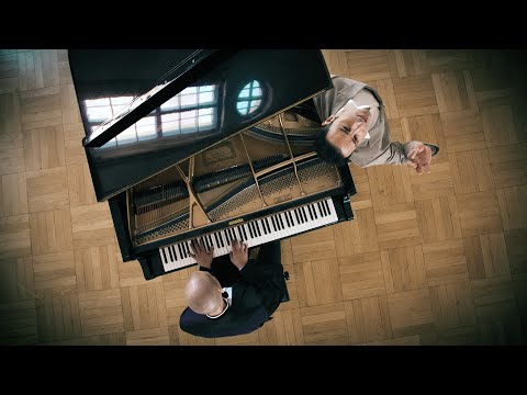 ORANGE BLUE - Love is here [Official Video]