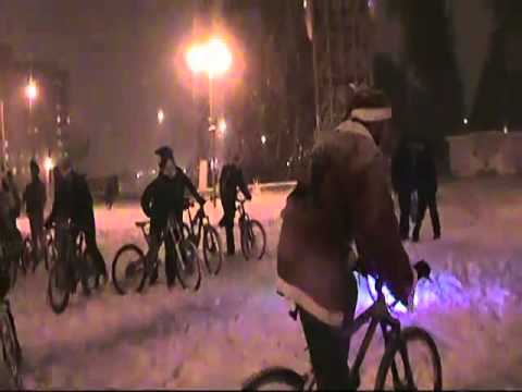 В Липецке Деды Морозы устроили экстрим-пробег на велосипедах