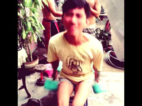 Maliit na pamumula sa kanyang dibdib Dibdib ng pagpapalaki sa mga parmasya