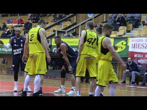 SIARKA TARNOBRZEG - R8 BASKET AZS POLITECHNIKA KRAKÓW 77:87 (40:49) - FRAGMENTY MECZU I WYWIADY
