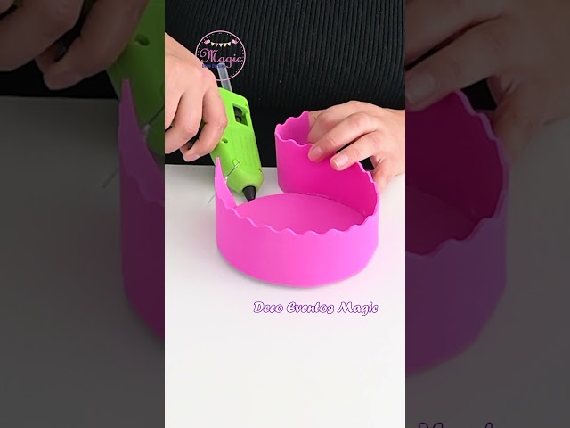Vídeo relacionado con Decoración de mesa de centro de mesa de feliz cumpleaños, fiesta de cumpleaños, centro de mesa de panal, decoración de fiesta azul y dorada, suministros para baby shower, decoraciones de cumpleaños