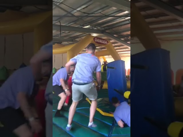 Vídeo relacionado con FIESTAS GUIRCA | Slip Elefante - Divertido Calzoncillo para Despedida de Soltero y Fiestas - Accesorio de Disfraz para Bachelor Party y Celebraciones - Hombre Adulto- Gris