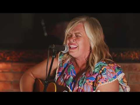 Courtney Patton - So This Is Life (LIVE ACOUSTIC on RLRM)