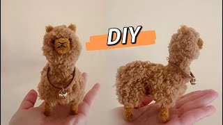 DIY Fluffy Alpaca Out of Pipe Cleaners