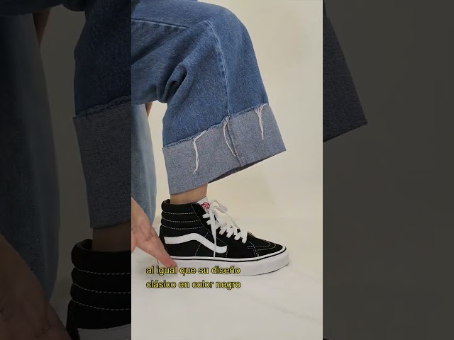 Vídeo relacionado con Vans Sk8-Hi - Botas de skate, talla 44.5, color negro (Black/Back/White)