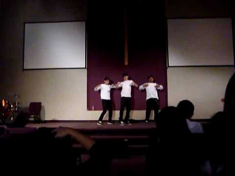 PSi performing TaeYang 태양 - Where U At and Wedding Dress