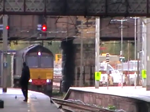 DRS 66432 at Preston on 4M44 Mossend to Daventry intermodal 17th October 2012