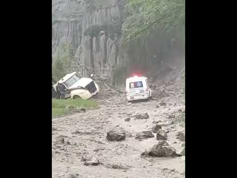 Derrumbe en Los Altares mantiene cerrada la vía entre Hobo y Gigante, Huila