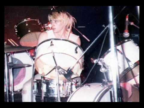 flowers in the dustbin - the reason why