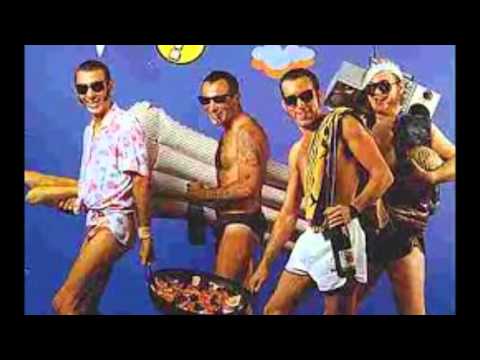 The refrescos : Aquí no hay playa ( HQ )