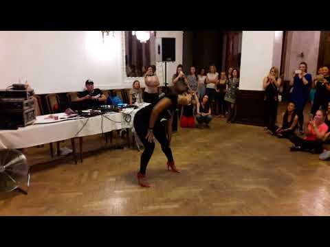 La Alemana lady style 2 | European Island Touch Weekender Budapest