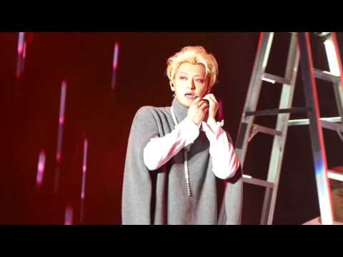 Zitao singing Collateral Love @ Taipei Concert 170520