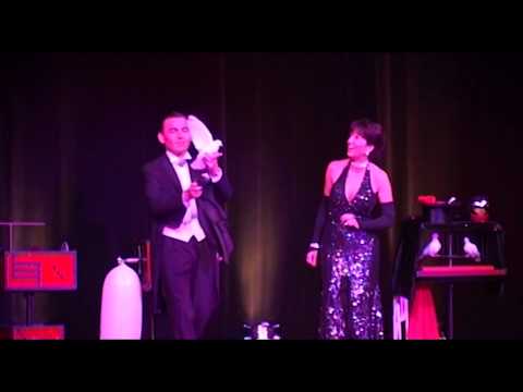 Zaubern mit Tauben und Tieren - Tierzauberer Joe Walthera & Pafema