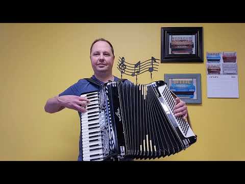 (SOLD!) - Lira Centro Matic Model 20 - ladies size - 3/5 reed LMM (Carnegie Accordion Company)