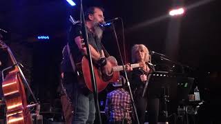 Steve Earle, Lucinda Williams, &amp; the Dukes &quot;You&#39;re Still Standing There&quot; (NYC, 2 December 2017)