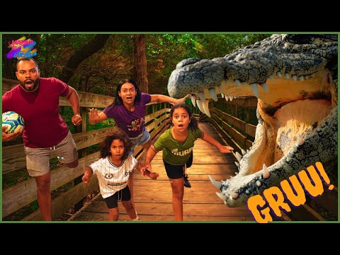 😱OUR BALL FELL IN THE ALLIGATOR'S LAIR!!!🐊