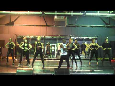 JLS CHOREOGRAPHER Leon Petit-   HGITW- Setting the Choreography for JLS