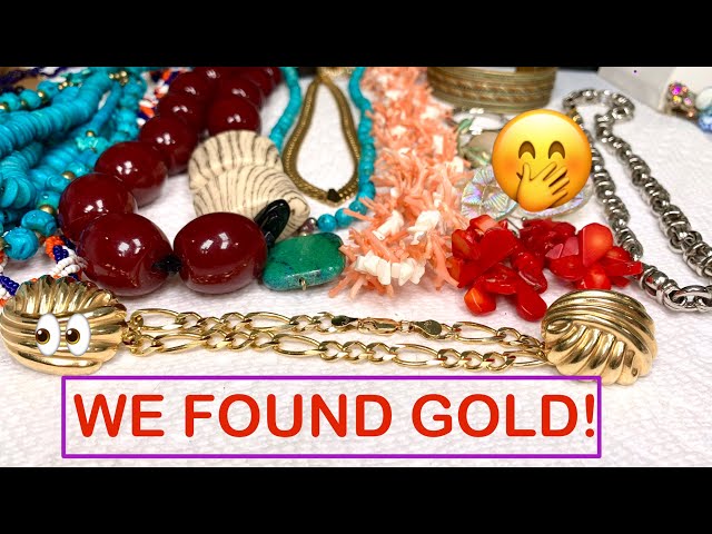 Vídeo relacionado con LODMLOER Luminous Mushroom Pendant Necklace Luminous Series Glow Collar para Mujeres Adolescentes Niñas Glow In The Dark Collar Joyas Regalo,Azul,Longitud De La Cadena 45Cm