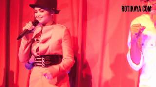 Download lagu Siti Nurhaliza - Falling in Love & Remember You feat. Sean Kingston mp3