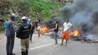 preview picture of video 'Manifestação fecha BR-356 em Itabirito após novo acidente com morte'