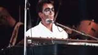 Peter Gabriel - Kiss of Life, live, 1983, feat. Phil Collins and Allan Schwartzberg