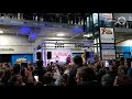 Rapper Snelle zorgt voor topdrukte in MediaMarkt Apeldoorn