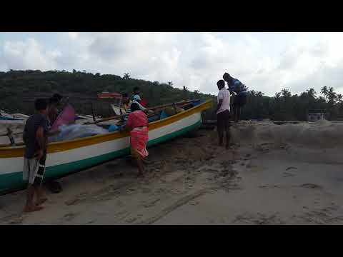 Fishing on Khavane Beach.